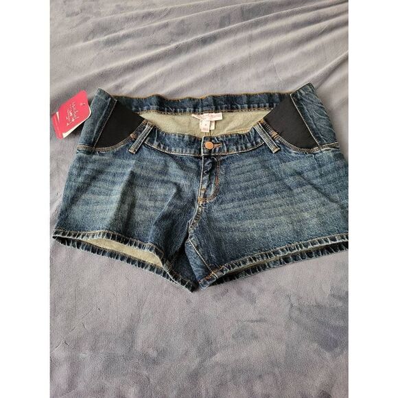 Isabel Maternity shorts - Picture 1 of 7